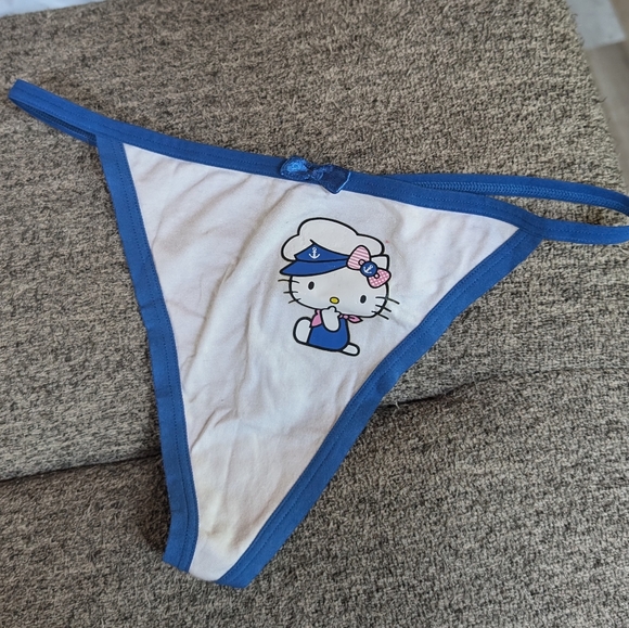 📢 Just In... Hello Kitty Thong - Picture 2 of 4